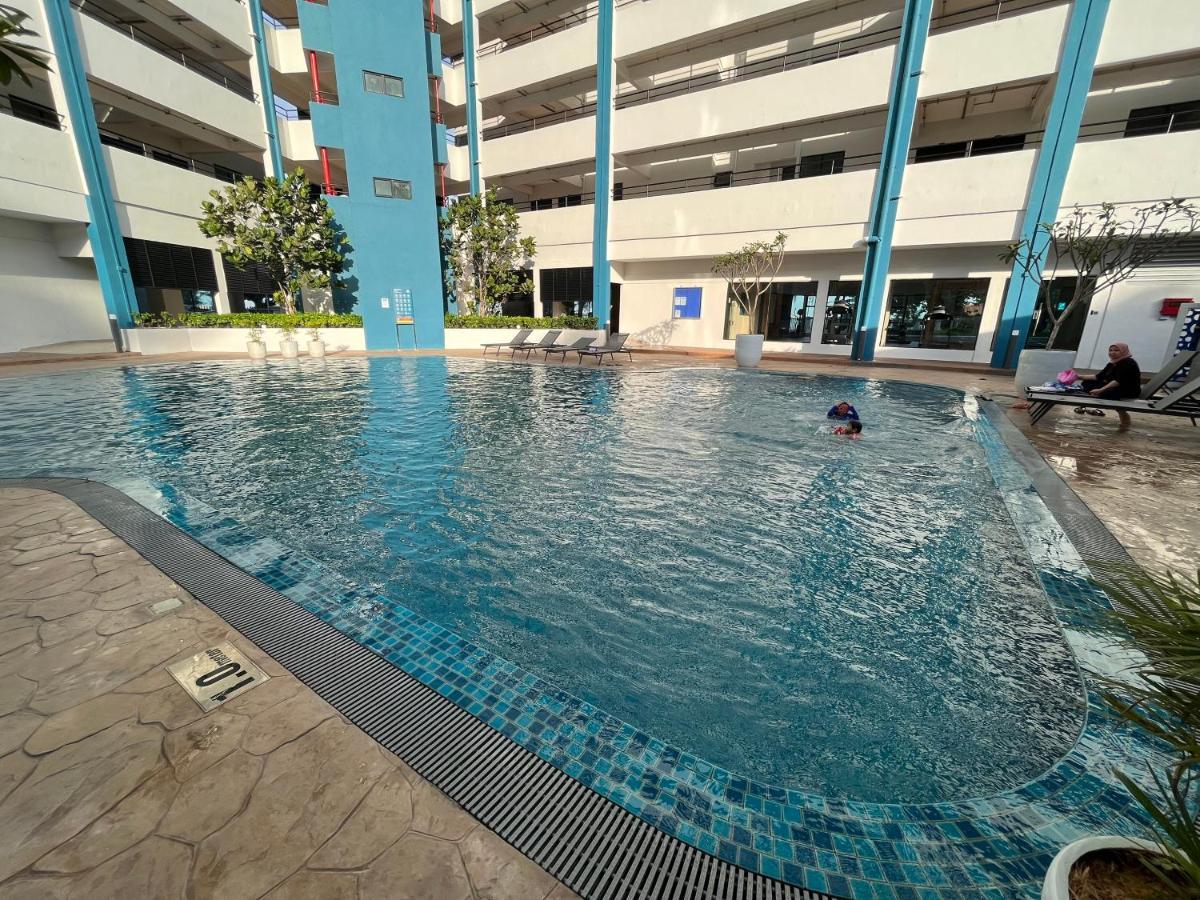2Br Apartment - Beachfront - Corner Unit - Netflix - Unifi 300Mbps - Mutiara Melaka Pantai Puteri