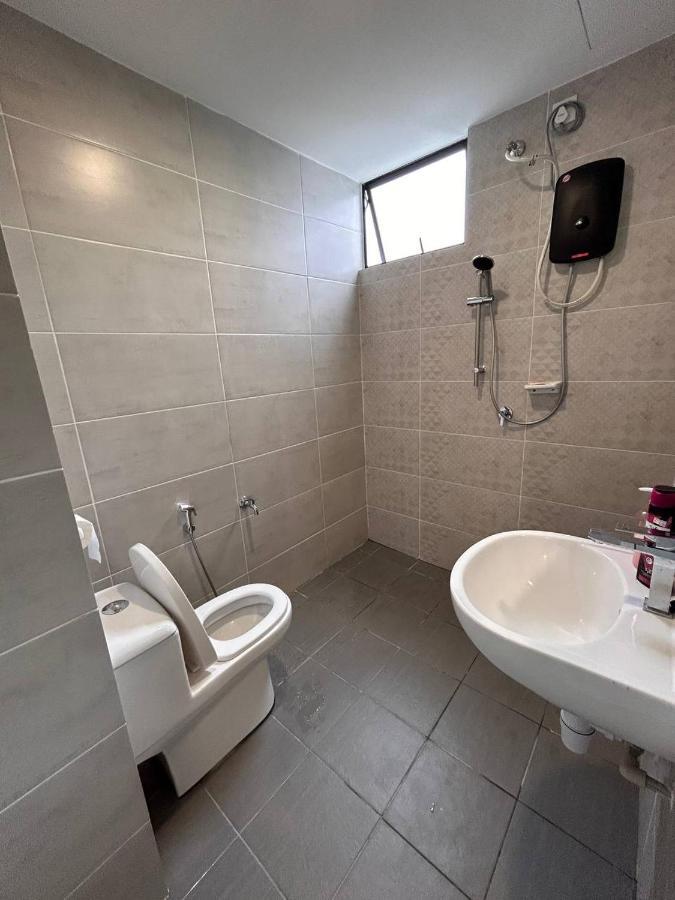 2Br Apartment - Beachfront - Corner Unit - Netflix - Unifi 300Mbps - Mutiara Melaka Pantai Puteri Apartment *