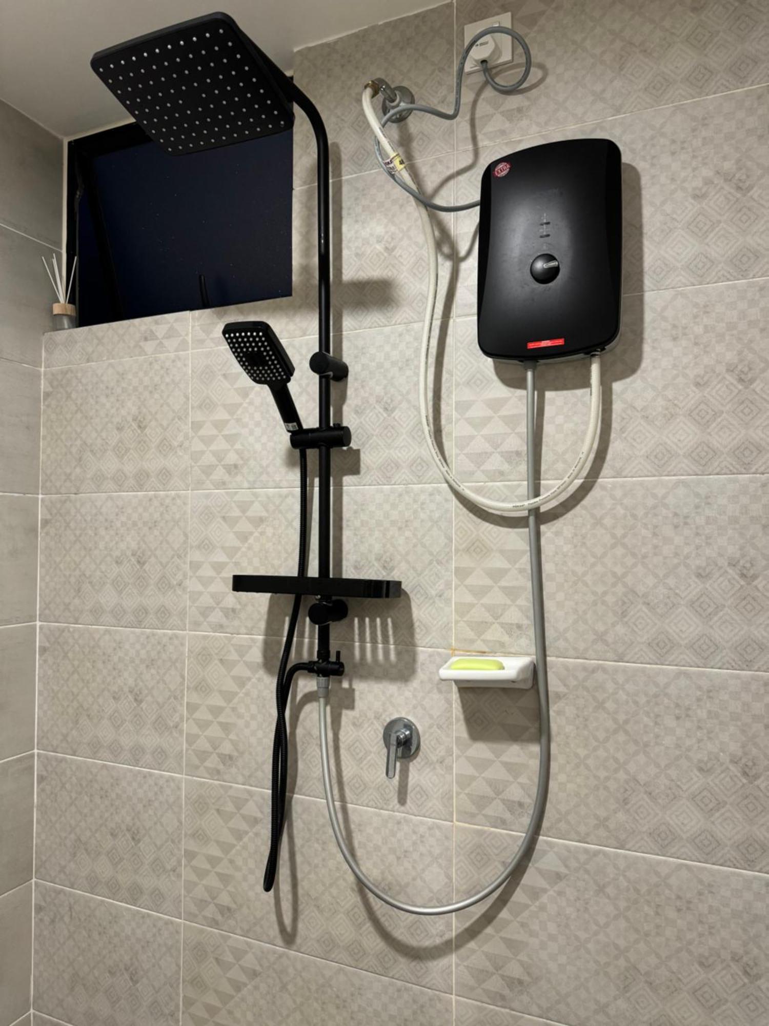 2Br Apartment - Beachfront - Corner Unit - Netflix - Unifi 300Mbps - Mutiara Melaka Pantai Puteri *