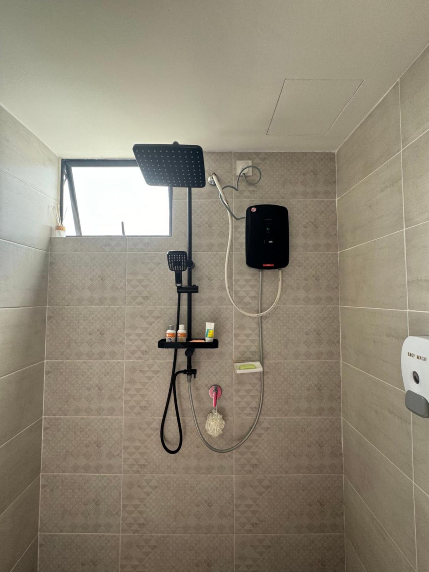 2Br Apartment - Beachfront - Corner Unit - Netflix - Unifi 300Mbps - Mutiara Melaka Pantai Puteri Apartment *