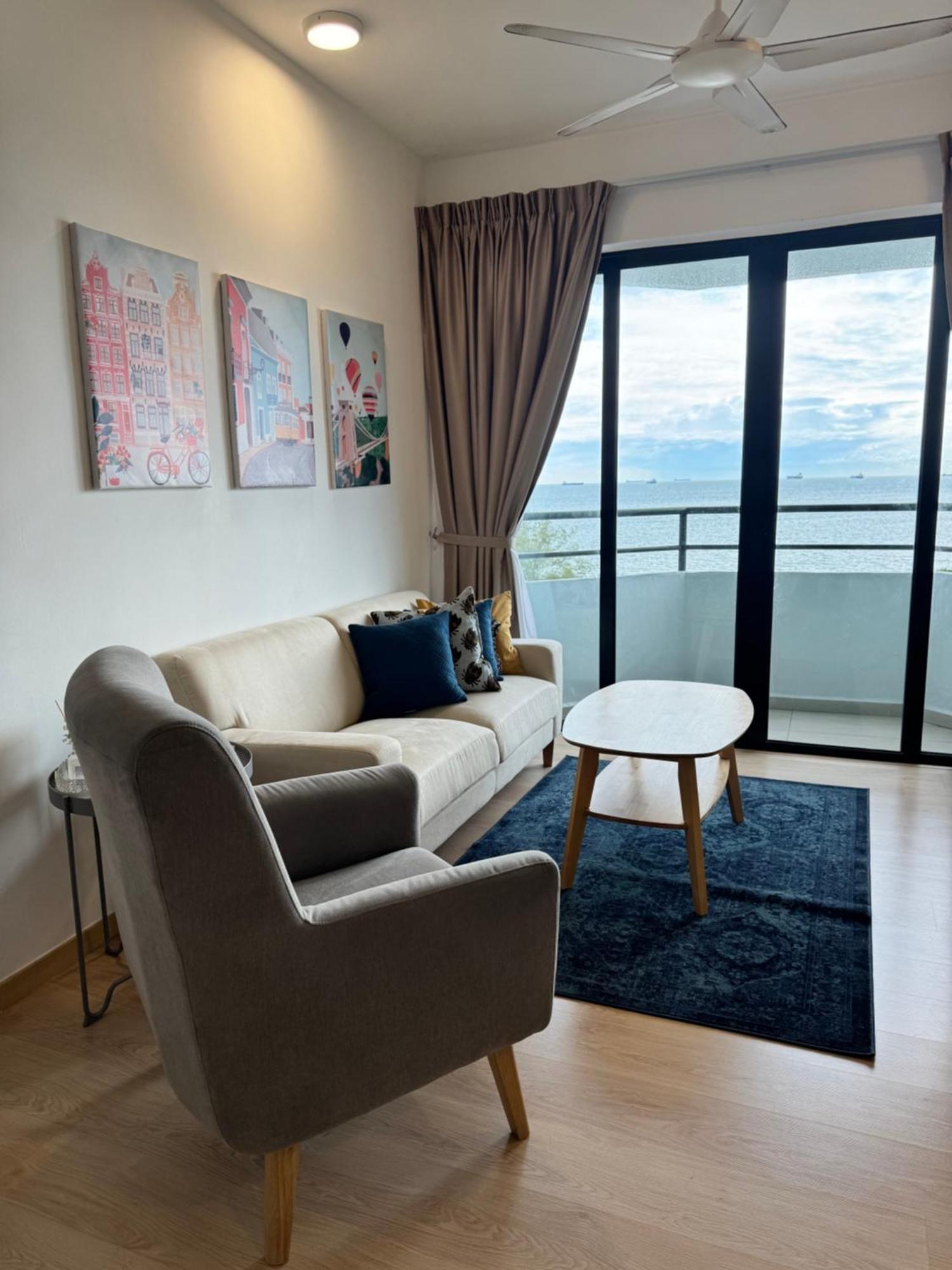 Apartment 2Br Apartment - Beachfront - Corner Unit - Netflix - Unifi 300Mbps - Mutiara Melaka Pantai Puteri